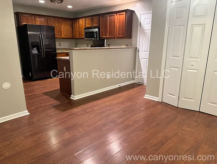 1441 Aultroy Dr — Photo 2
