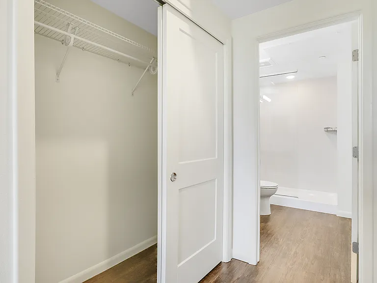 Unit 204 has exact layout as 206 "Rail Runner" (Called "Red River" in virtual tour)