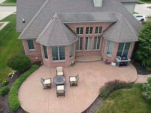2nd image of 52200 Maple Ct