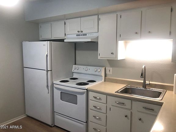 4th image of 749 E Montebello Ave Unit 234