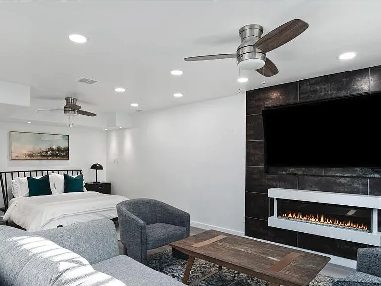 8620 E San Miguel Ave — Photo 4