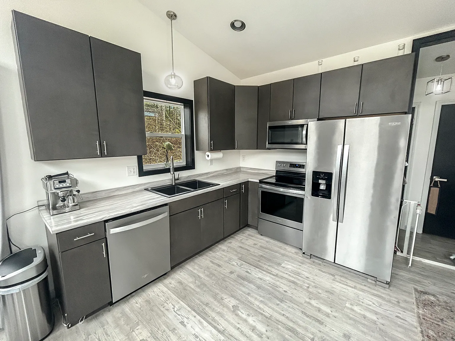 1 bed, 814 sqft, $2,500 — Photo 2