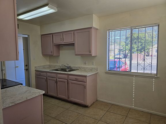 4th image of 437 California St SE APT A