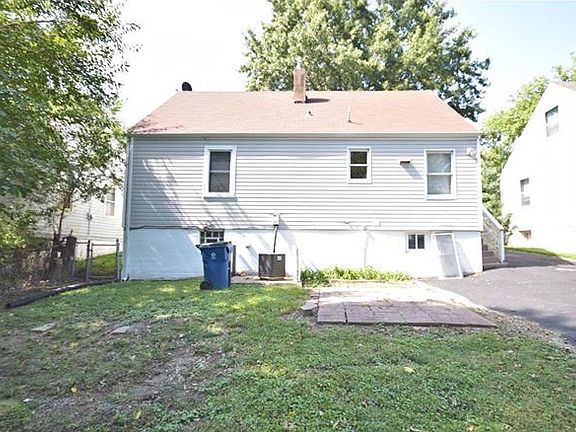 3rd image of 3420 Sims Ave