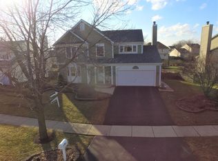 1134 Sandhurst Ln, Carol Stream, IL 60188