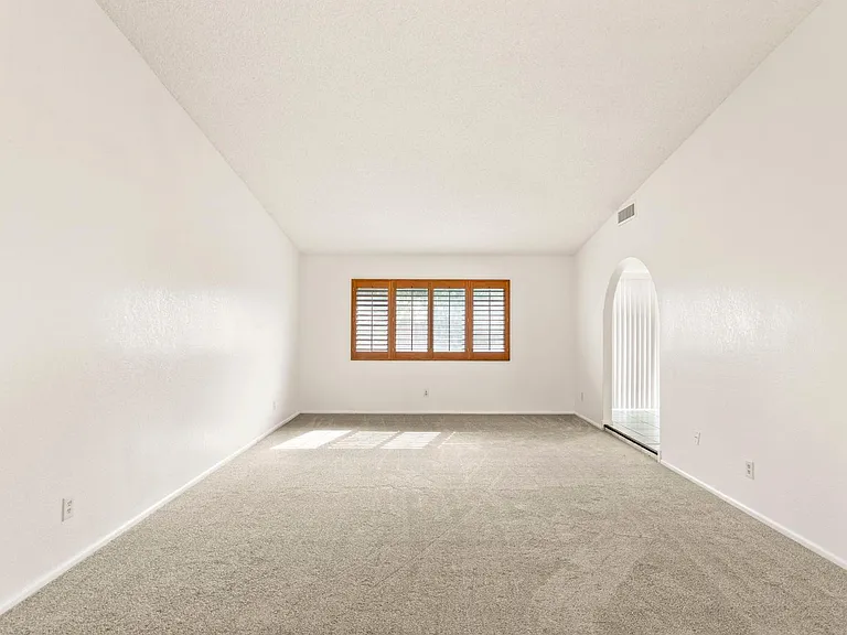 7309 W Canterbury Dr — Photo 7