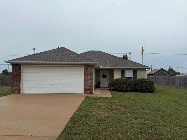 607 Persimmon St SW, Gravette, AR 72736