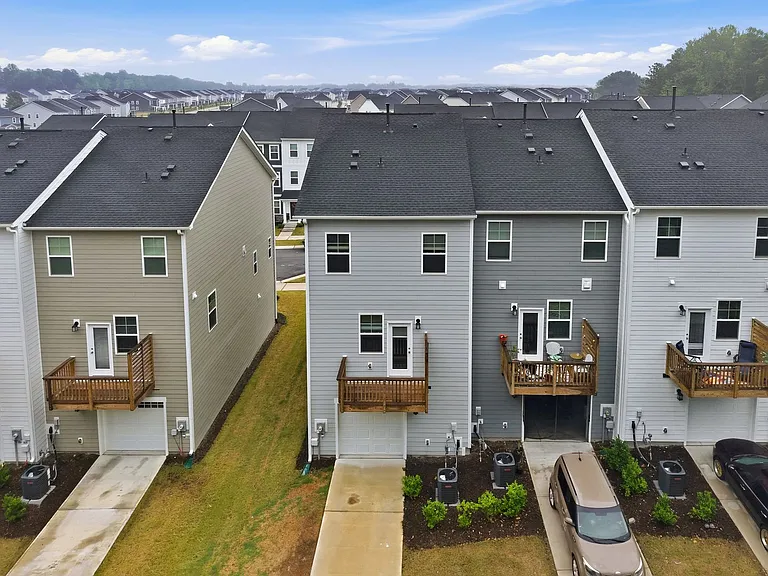 324 Hemley Trl — Photo 42