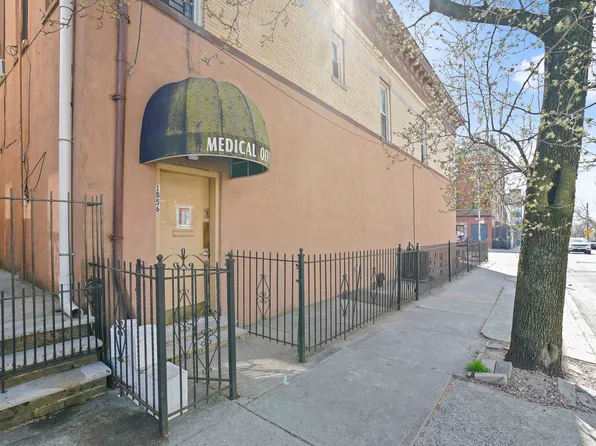 351 Onderdonk Avenue image 6 of 7