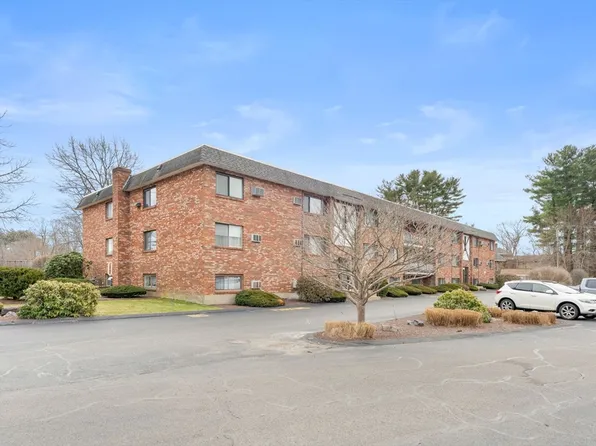 65 McCormick Ter APT 10, Stoughton, MA 02072