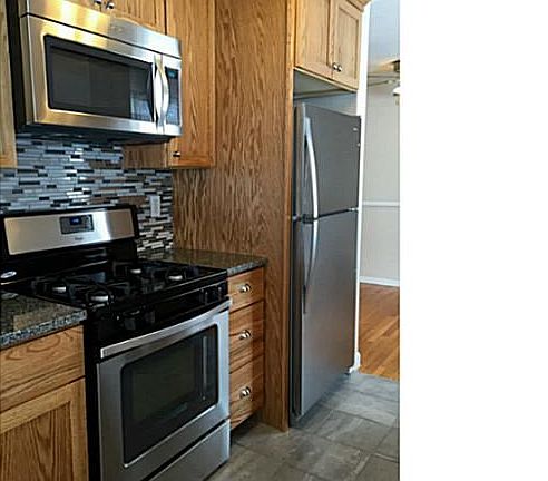 3rd image of 402 Northfield Way