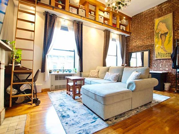 2nd image of 156 W 73rd St APT 5F