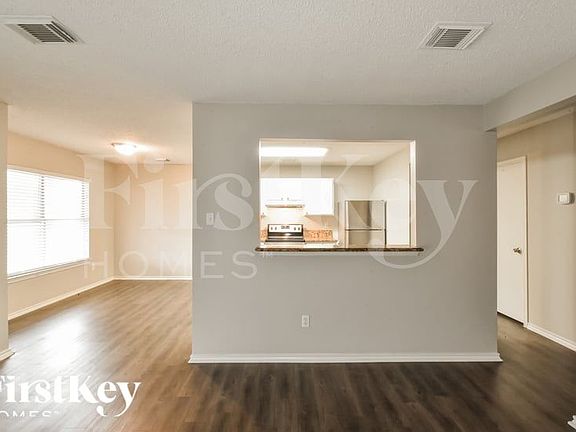 3rd image of 6635 Meadow Fawn Dr