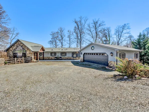 74 Star Lake Rd, Union Hall, VA 24176