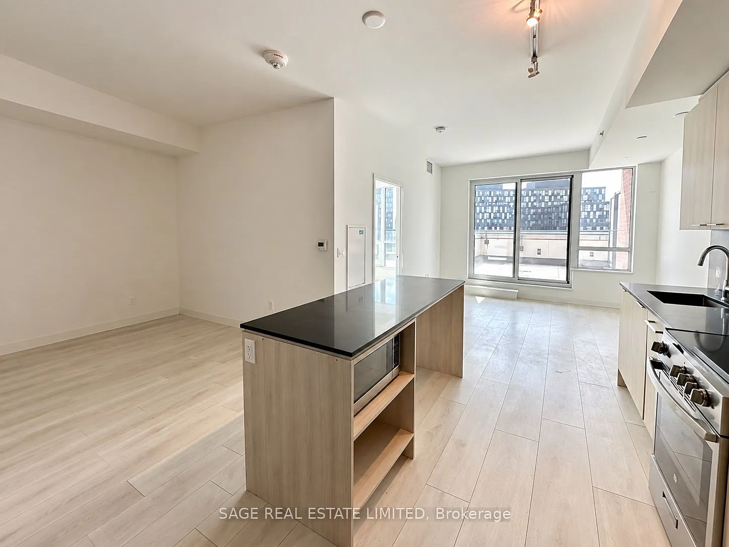2 bed, $2,400 — Photo 4