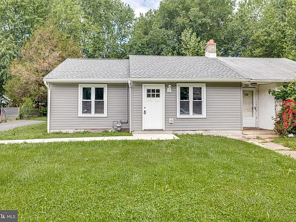 2nd image of 206 Kinsley Rd