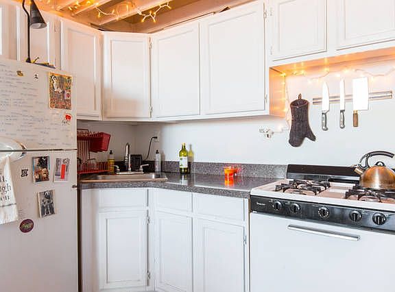 5th image of 260 Moore St APT 304