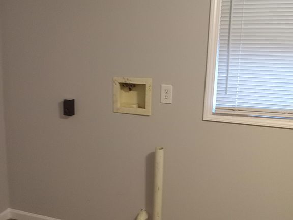 3rd image of 38 Leone Ave