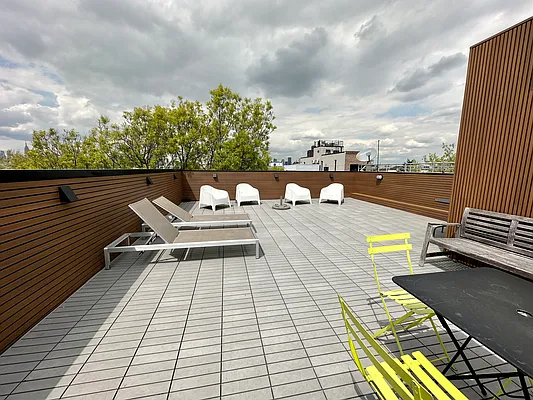 Rented by EXR | media 17