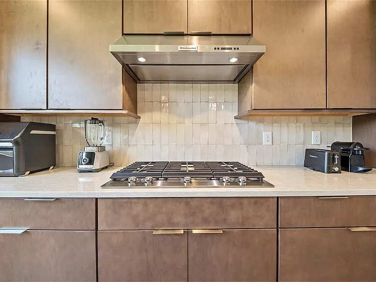 1694 Pinecliff Dr — Photo 16