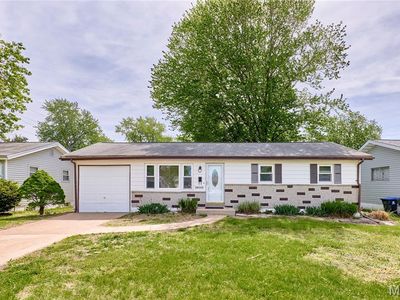 1900 Violet Dr, Florissant, MO, 63031