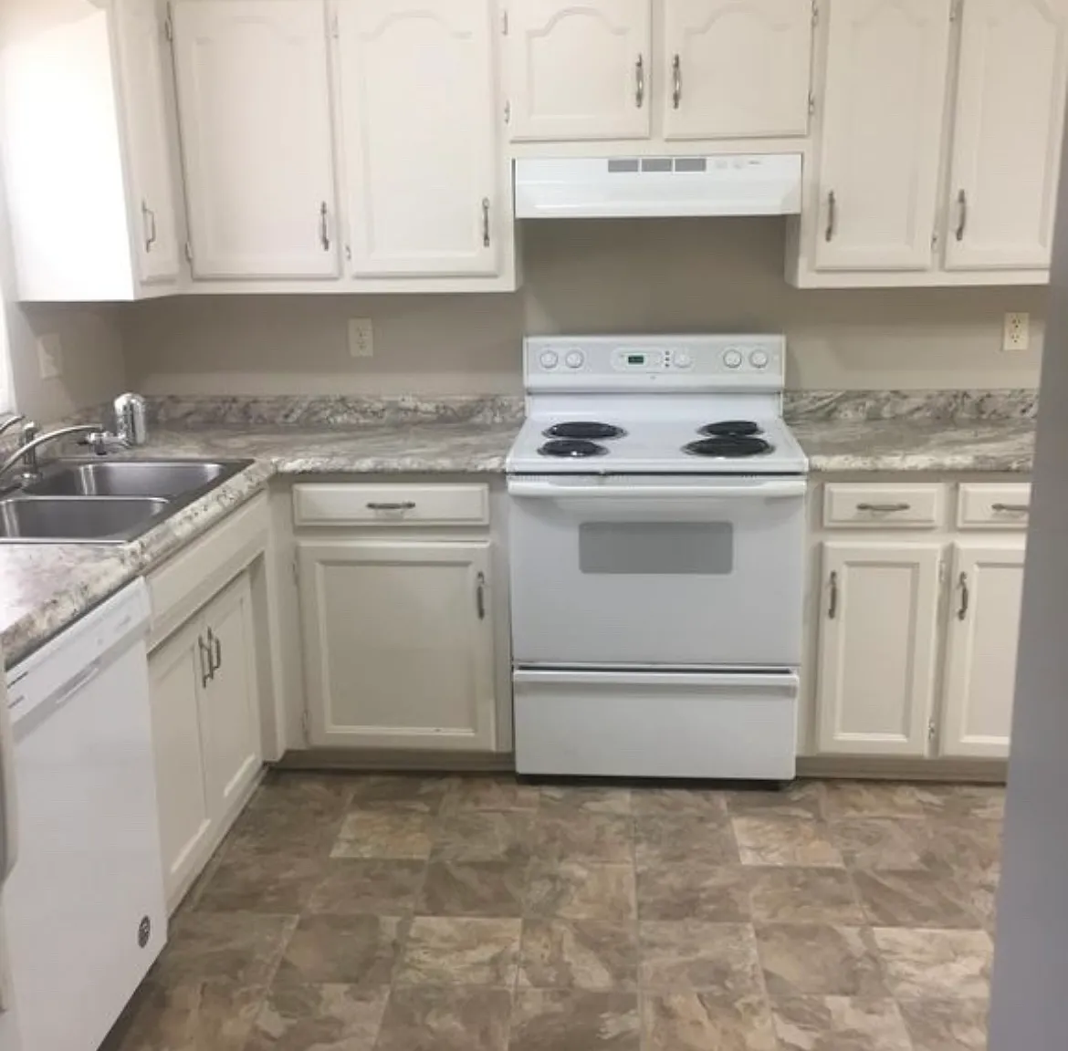 3 bed, 2.5 bath, 1426 sqft, $1,695 — Photo 4