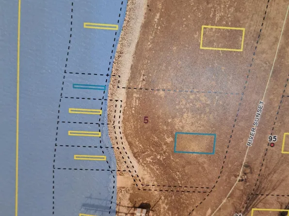 98 Sunset Ln Unit 23, Fremont, OH 43420