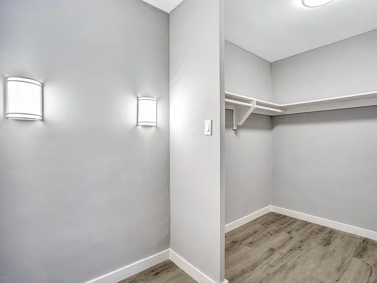 Woods Edge Apartment Homes — Photo 6