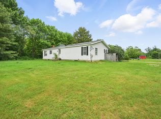 11 Misery Ln, Pittston, ME 04345