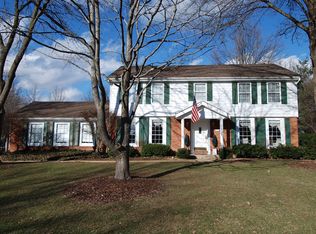 911 Camargo Dr, Ballwin, MO 63011
