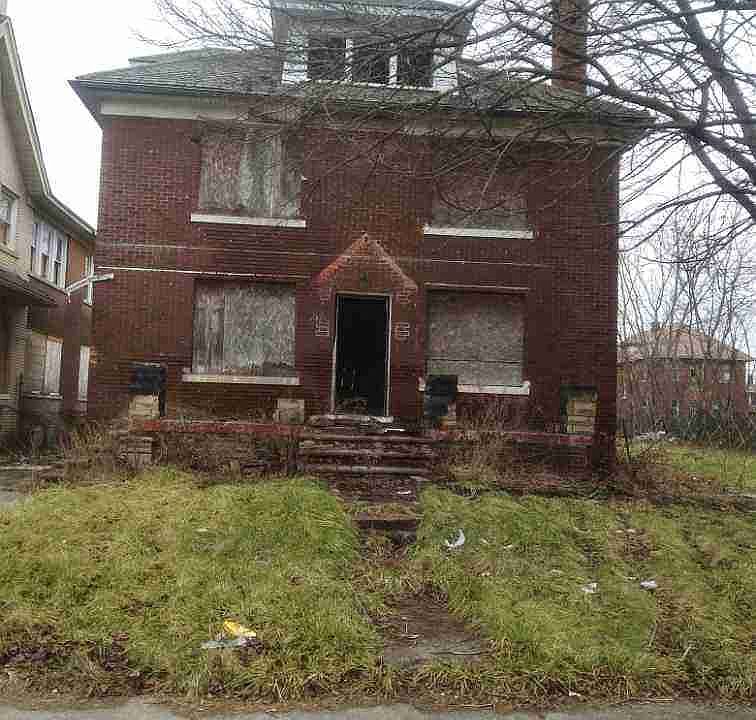 3242 Webb