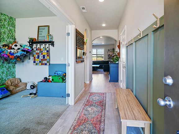5th image of 4553 Sagecrest Dr NE