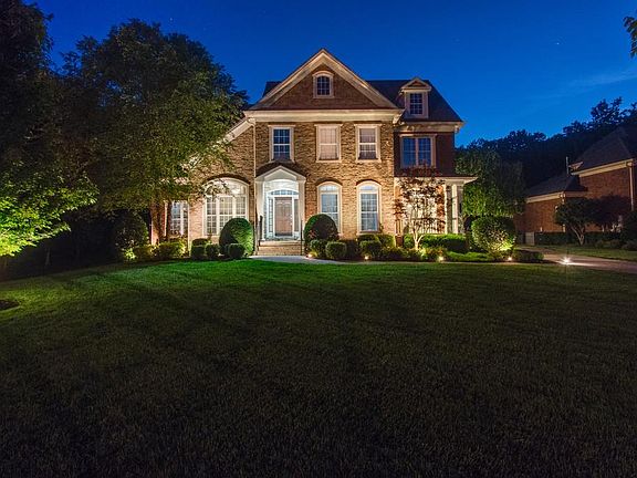 3rd image of 2537 Benington Pl