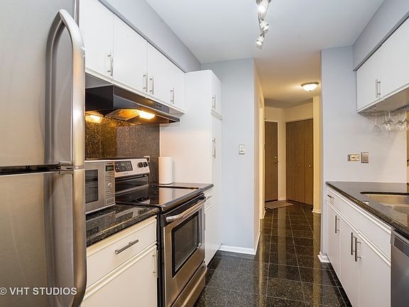 5th image of 1650 White Oak Ln APT 6