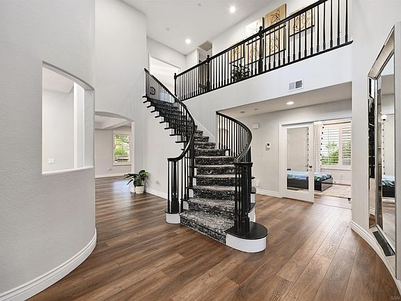 3rd image of 3140 Willow Creek Pl