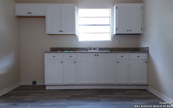 3rd image of 416 N Calaveras