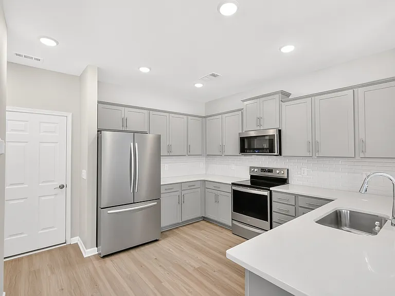 182 Oasis Dr — Photo 10