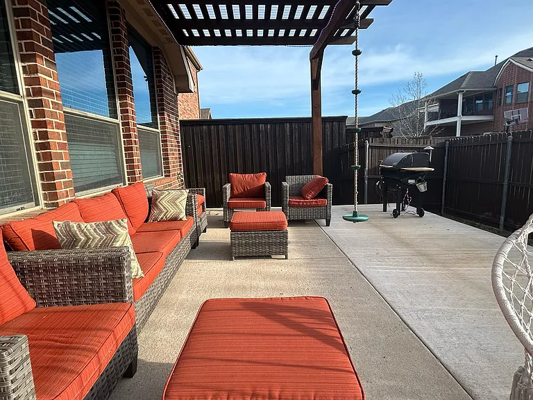 7772 Ivanhoe Dr — Photo 32