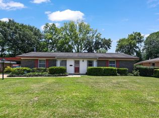 112 Guilford Ln, Prattville, AL 36066