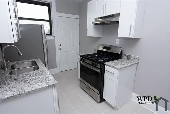 2 bed, $1,685 — Photo 2