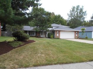 17064 Hunting Meadows Dr, Strongsville, OH
