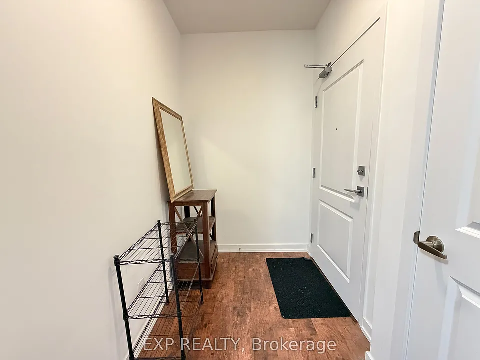 81 Robinson St #601