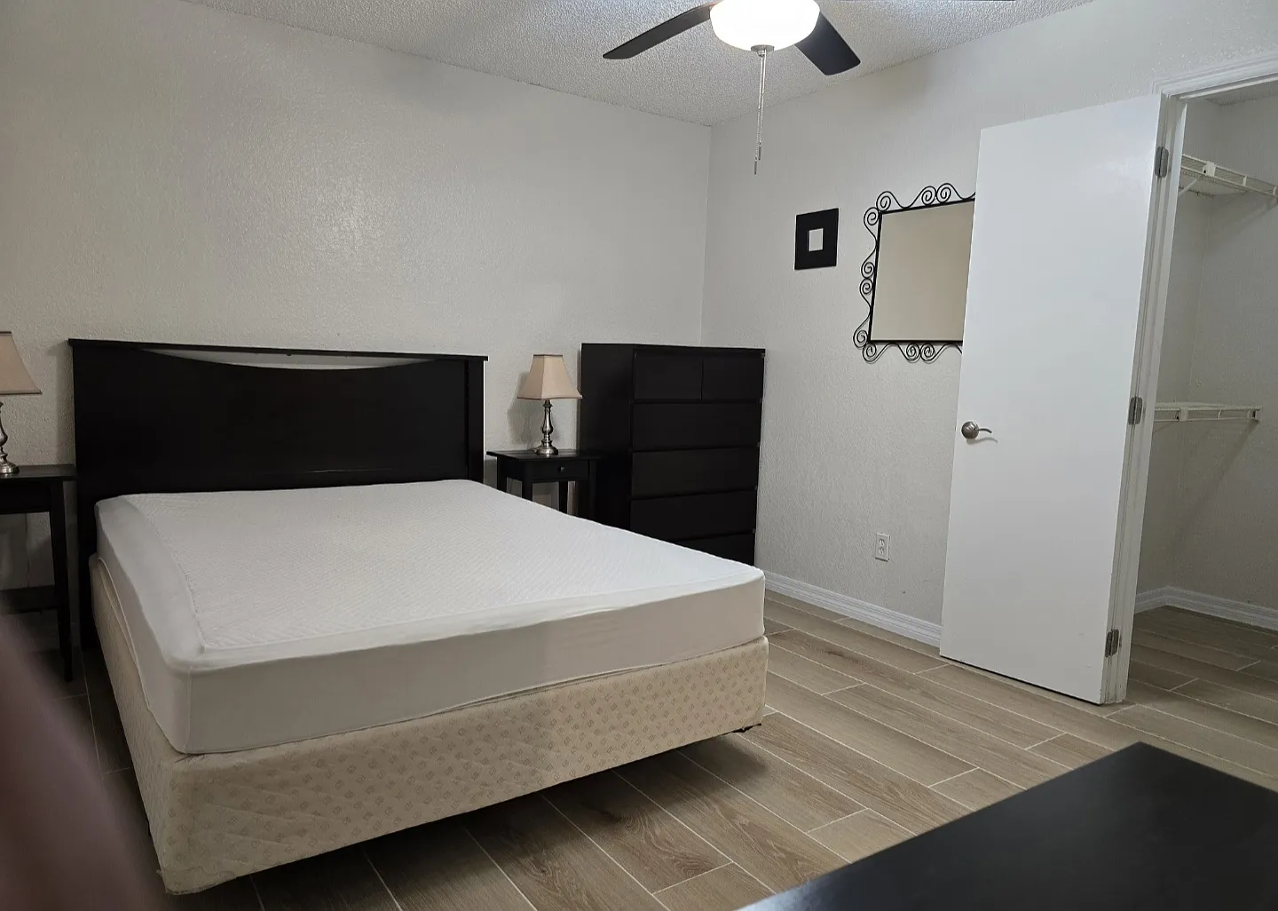 2 bed, 988 sqft, $1,000 — Photo 4