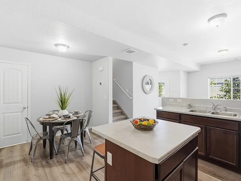 7375 Forest Meadows Ave — Photo 5