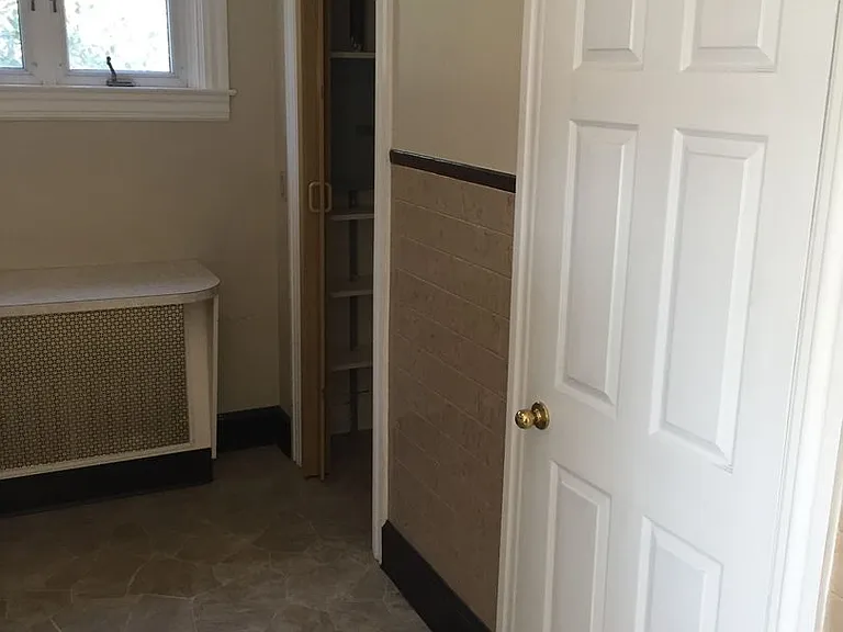 138 E Chestnut St — Photo 6