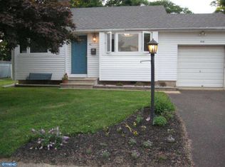 40 Ovington Dr, Hamilton, NJ 08620