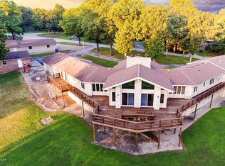 110 Sunset Dr, Carl Junction, MO 64834