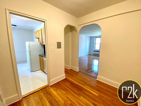 4th image of 28-16 34th St #5H