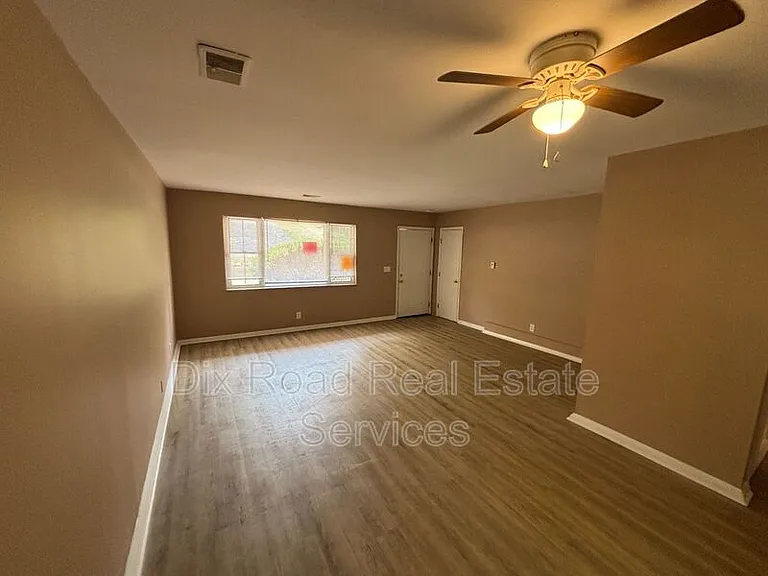440 McCreary Ct — Photo 7