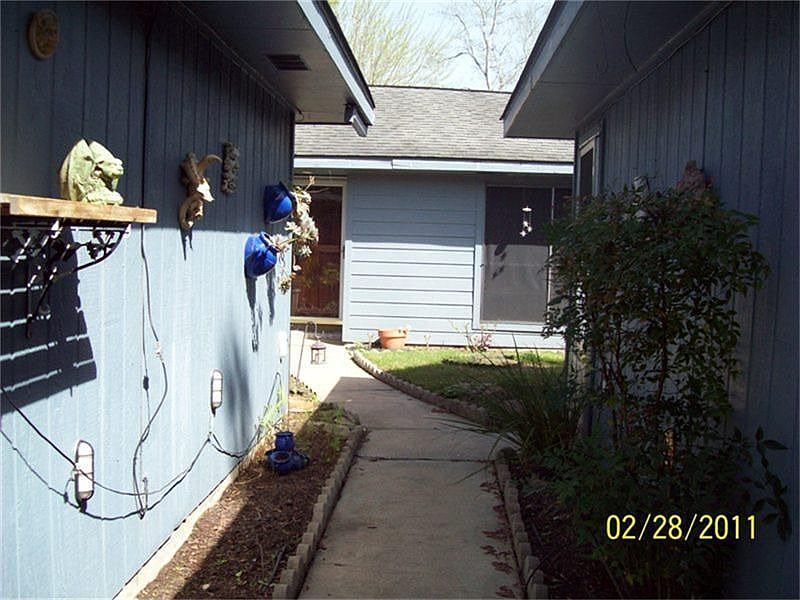 2nd image of 16207 Townes Rd
